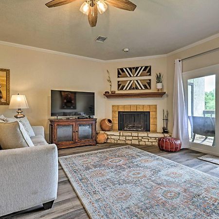 Modern Lakeside Golf Course Retreat With Deck! Canyon Lake Εξωτερικό φωτογραφία