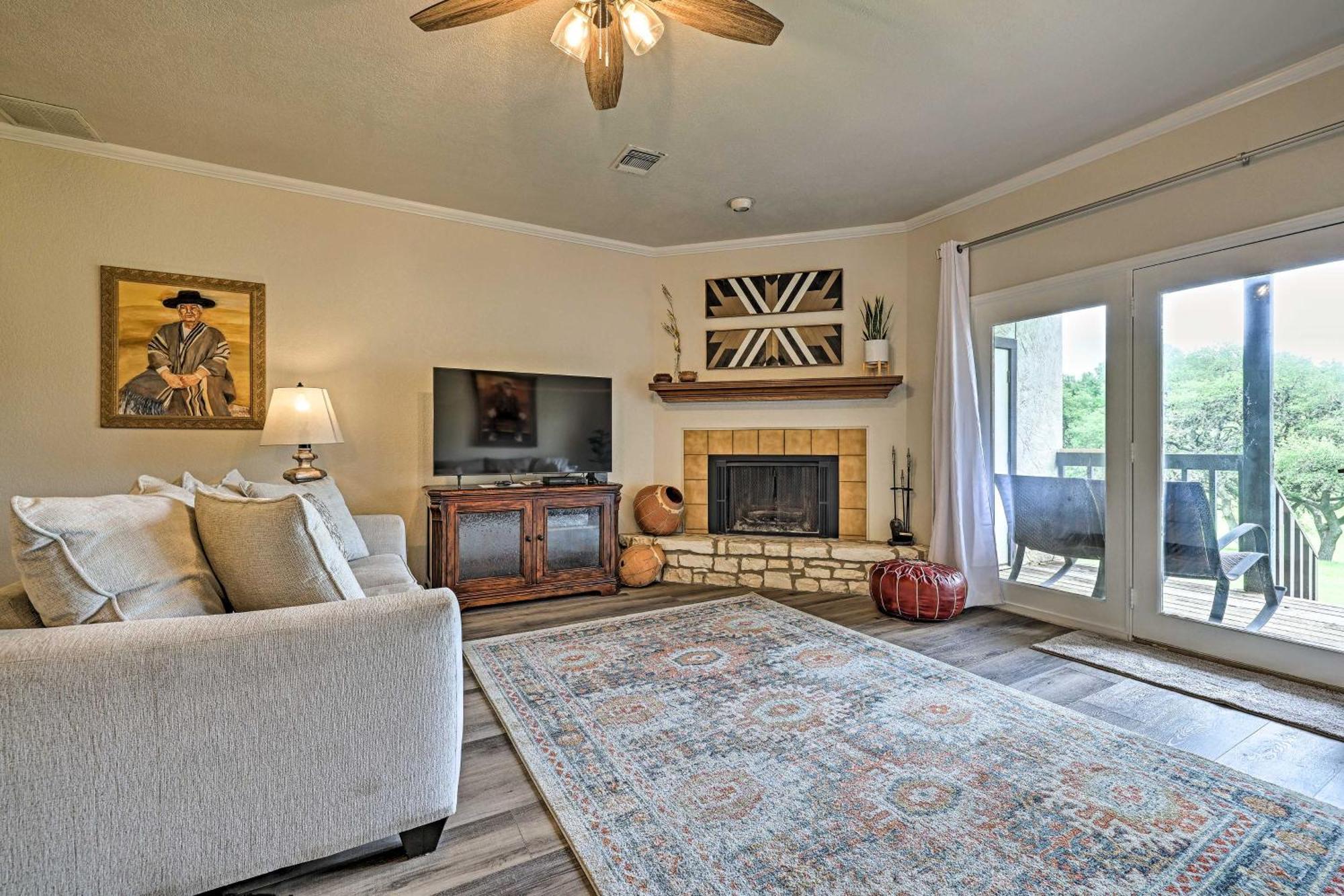 Modern Lakeside Golf Course Retreat With Deck! Canyon Lake Εξωτερικό φωτογραφία