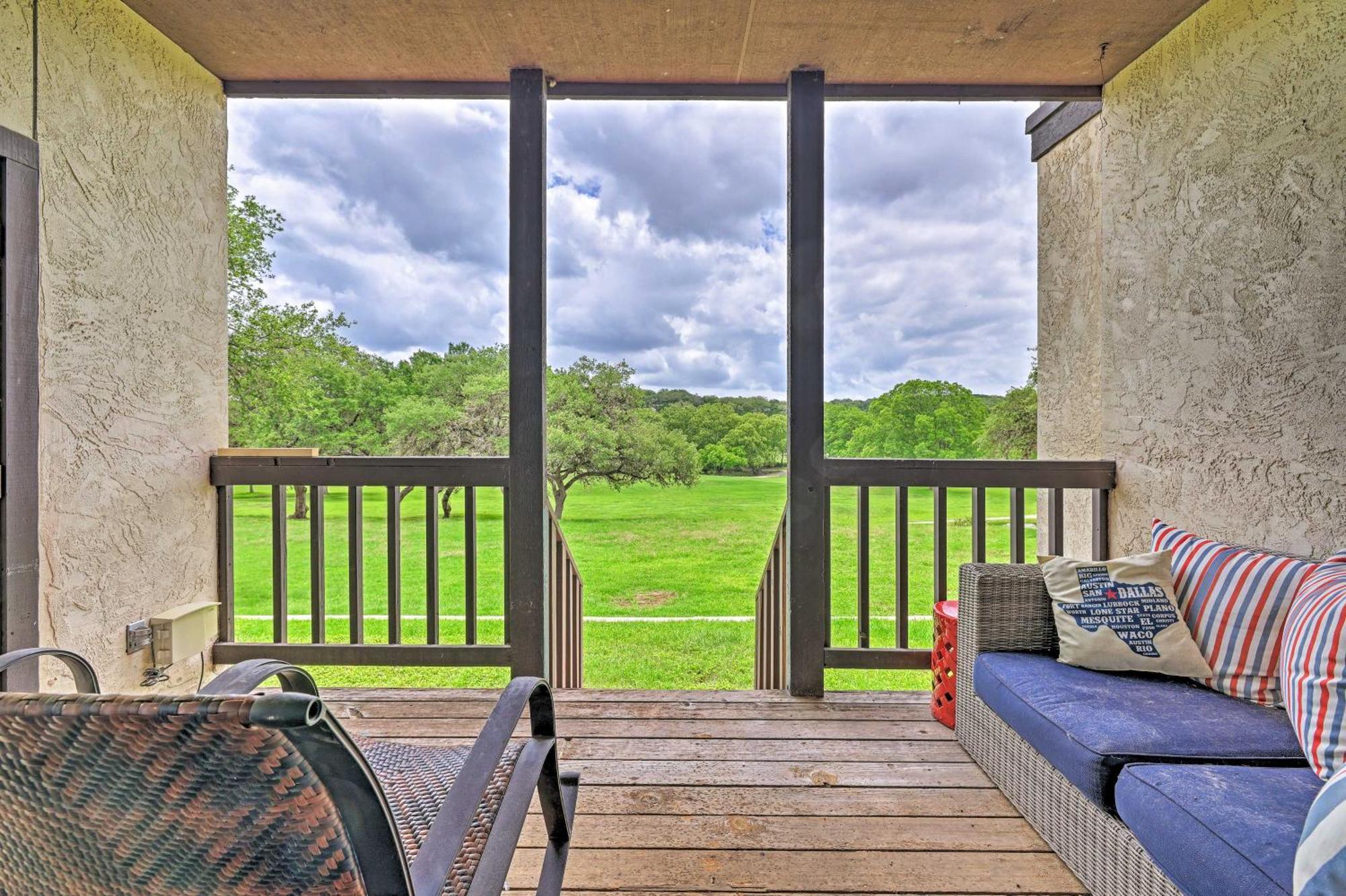 Modern Lakeside Golf Course Retreat With Deck! Canyon Lake Εξωτερικό φωτογραφία