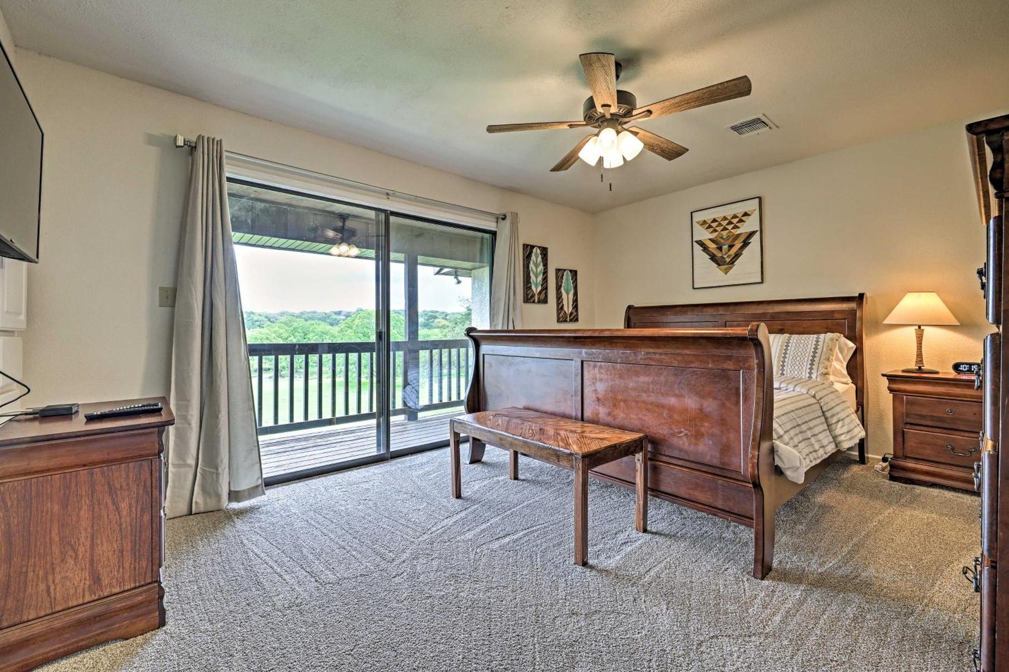 Modern Lakeside Golf Course Retreat With Deck! Canyon Lake Εξωτερικό φωτογραφία